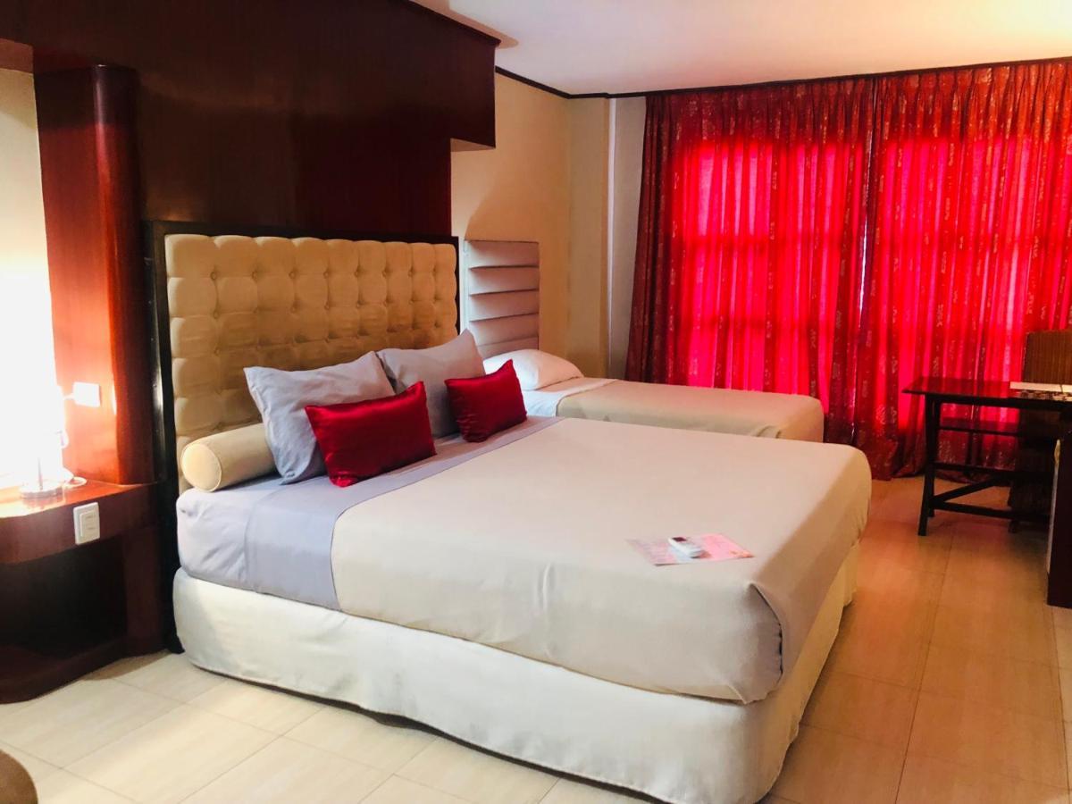 Cebu Dulcinea Hotel And Suites-Mactan Airport Hotel Lapu-Lapu City Zewnętrze zdjęcie