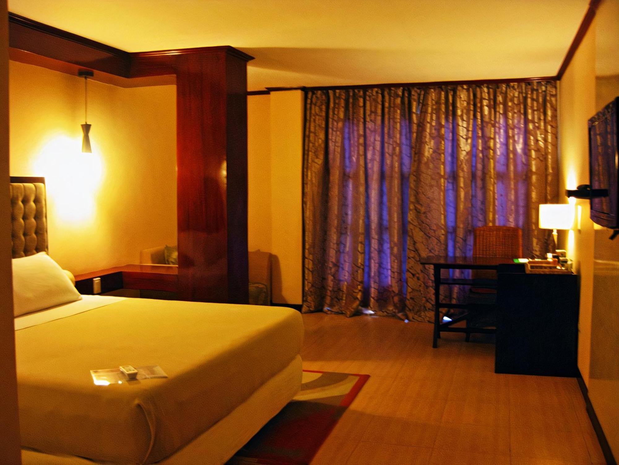 Cebu Dulcinea Hotel And Suites-Mactan Airport Hotel Lapu-Lapu City Zewnętrze zdjęcie