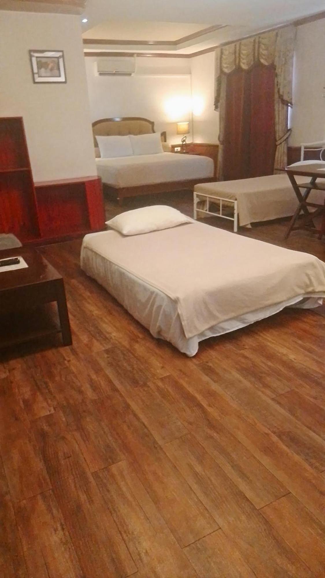 Cebu Dulcinea Hotel And Suites-Mactan Airport Hotel Lapu-Lapu City Zewnętrze zdjęcie
