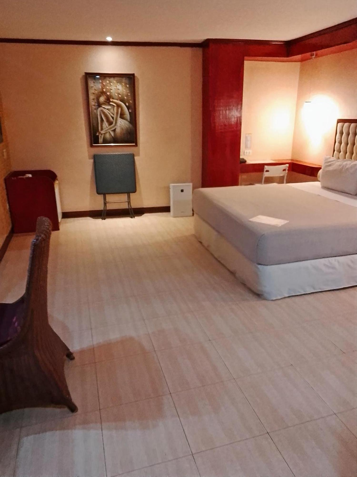 Cebu Dulcinea Hotel And Suites-Mactan Airport Hotel Lapu-Lapu City Zewnętrze zdjęcie