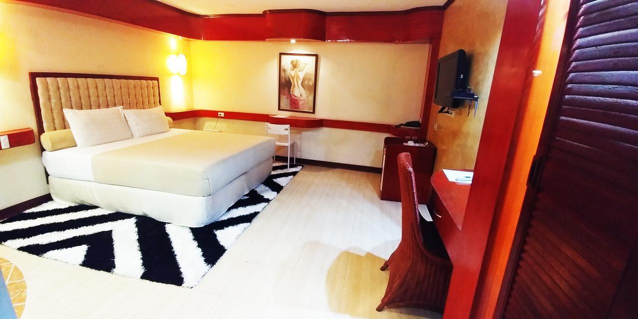 Cebu Dulcinea Hotel And Suites-Mactan Airport Hotel Lapu-Lapu City Zewnętrze zdjęcie