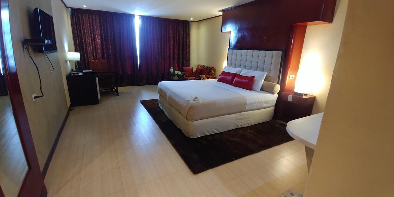 Cebu Dulcinea Hotel And Suites-Mactan Airport Hotel Lapu-Lapu City Zewnętrze zdjęcie