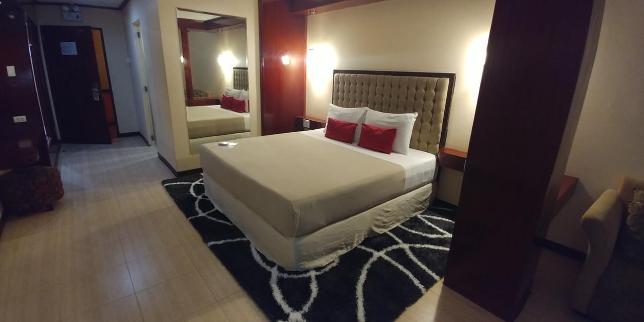 Cebu Dulcinea Hotel And Suites-Mactan Airport Hotel Lapu-Lapu City Zewnętrze zdjęcie