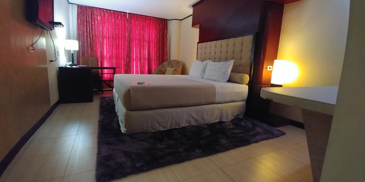 Cebu Dulcinea Hotel And Suites-Mactan Airport Hotel Lapu-Lapu City Zewnętrze zdjęcie